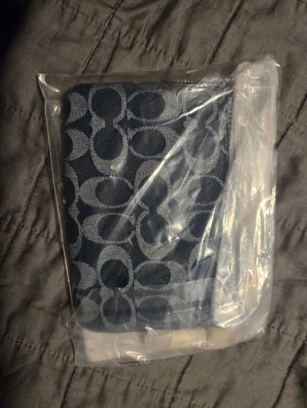 Coach Outlet Corner Zip Wristlet In Signature Denim, Never Opened - Picture 4 of 5